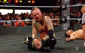 Aleister Black ganó a Hideo Itami en NXT Takeover Brooklyn