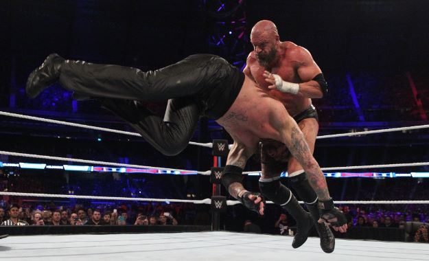 Triple H derrota a The Undertaker en el Super Show Down